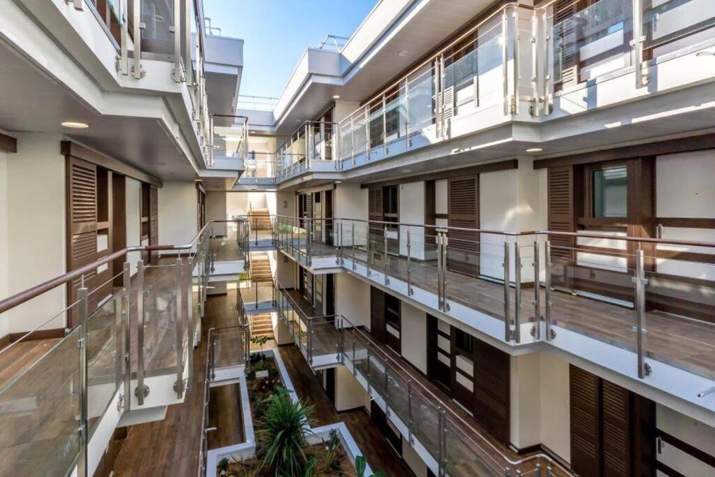 Superbe Appartement, Piscine, Vue Mer Et Montagnes Antibes Ngoại thất bức ảnh